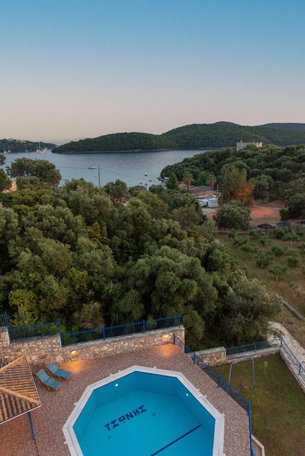 Villa Rodanthi Sivota エクステリア 写真